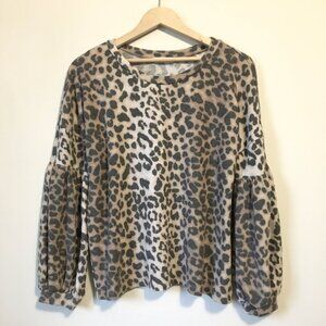 Soft Leopard Print Balloon Sleeve Top